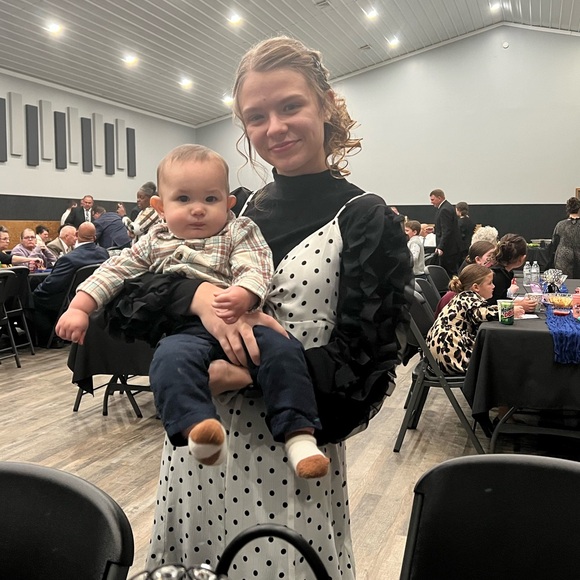 Meet your Posher, Abigail - Picture 6 of 12